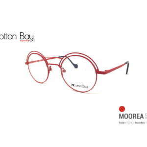 La collection Cotton Bay eyewear sous toutes leurs coutures cherry-red